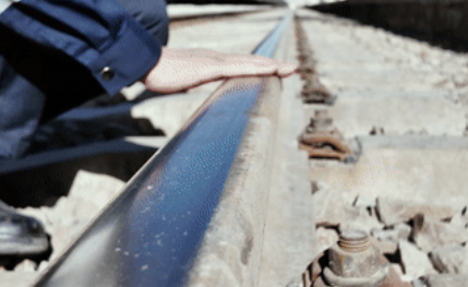 新春走基层丨一条路就是一辈子&mdash;&mdash;铁路工人&ldquo;老何&rdquo;的春运故事